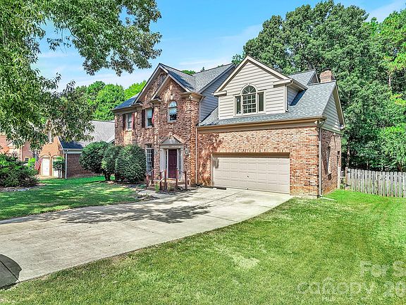 2nd image of 5016 Hickory Lake Ln