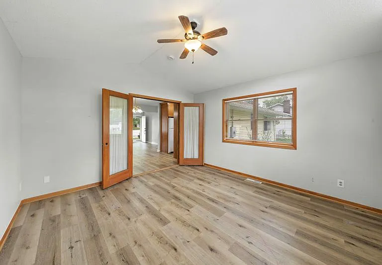main level sun room