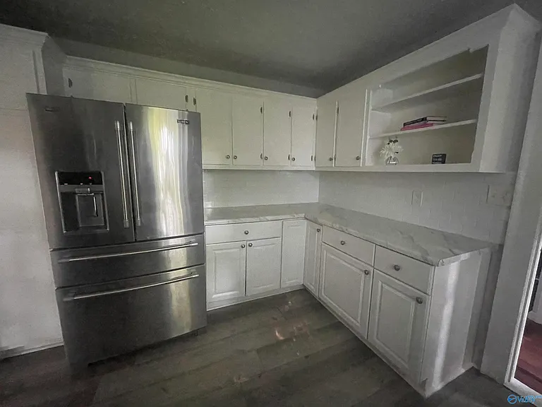 709 Marion Dr — Photo 14