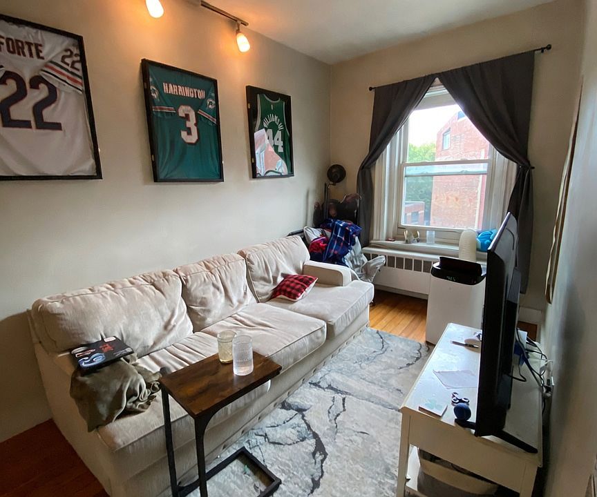 1st image of 435 Hanover St APT 4
