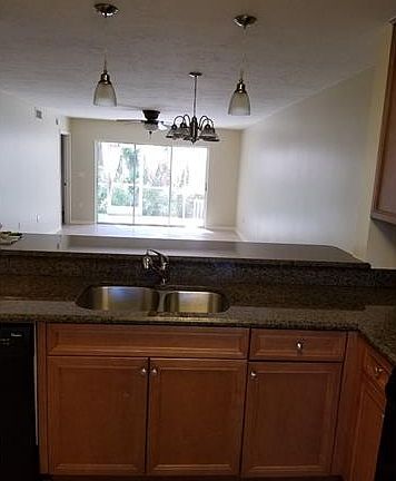 5th image of 3002 Sandpiper Bay Cir APT A103