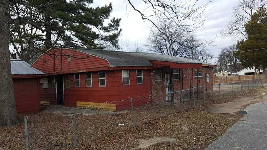 2nd image of 1801 Brawley St