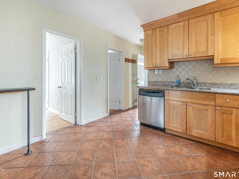 727 Brewster St #2 — Photo 6