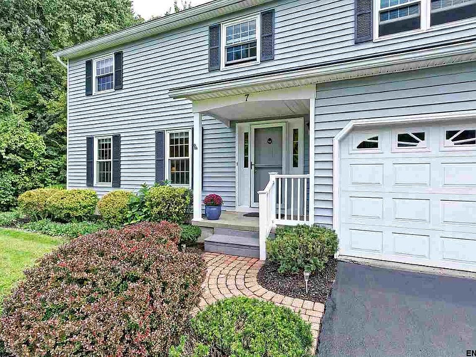 1st image of 7 Lincoln Ave