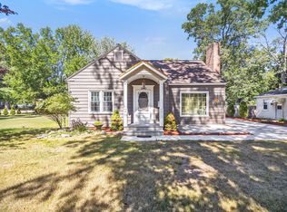 1850 Seminole Rd, Norton Shores, MI 49441