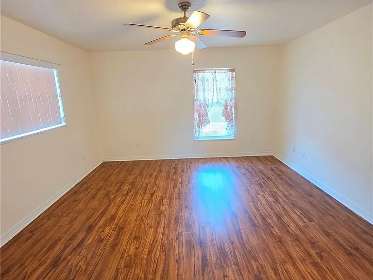 216 Chicago Way NE — Photo 12