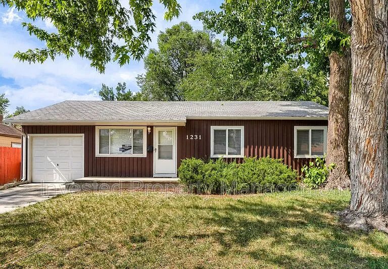 1231 E Bates Pkwy — Photo 1