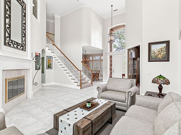 4th image of 3409 Lakebrook Dr