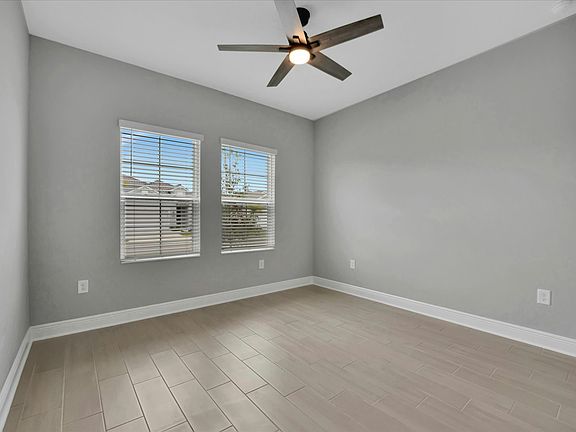4th image of 10182 Crystal Isle Cir