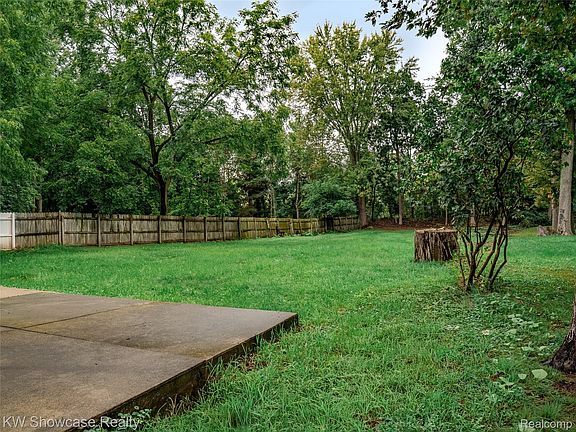 5th image of 8234 Arlis St