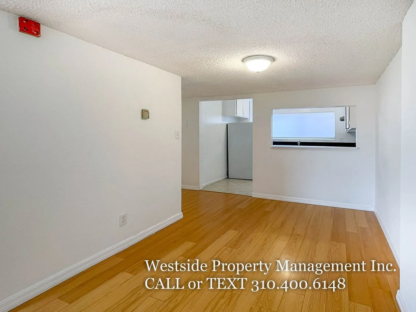 Prime Hollywood Location Upper 1BD/1BA — Photo 3