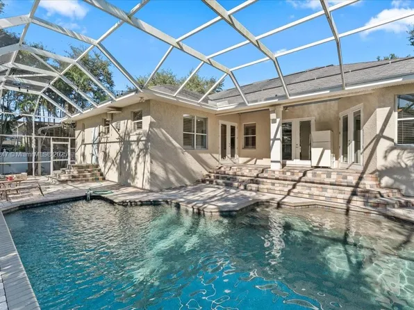 2706 Skimmer Point Dr S, Gulfport, FL 33707