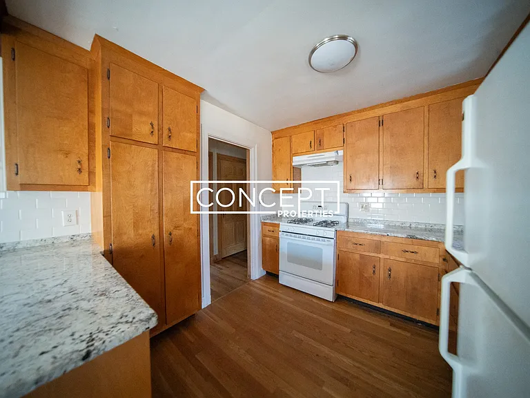 105 Keith St — Photo 32
