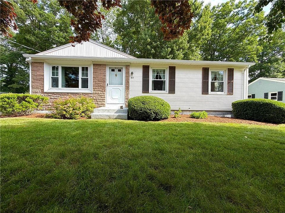 1st image of 83 Crestwood Ct