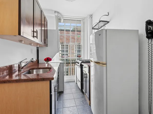 509 East 77th Street image 4 of 6