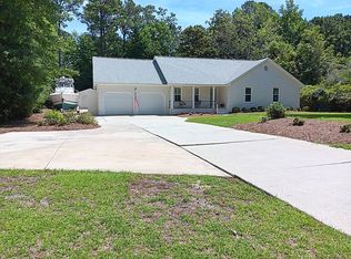 709 Sawgrass Rd, Hampstead, NC 28443