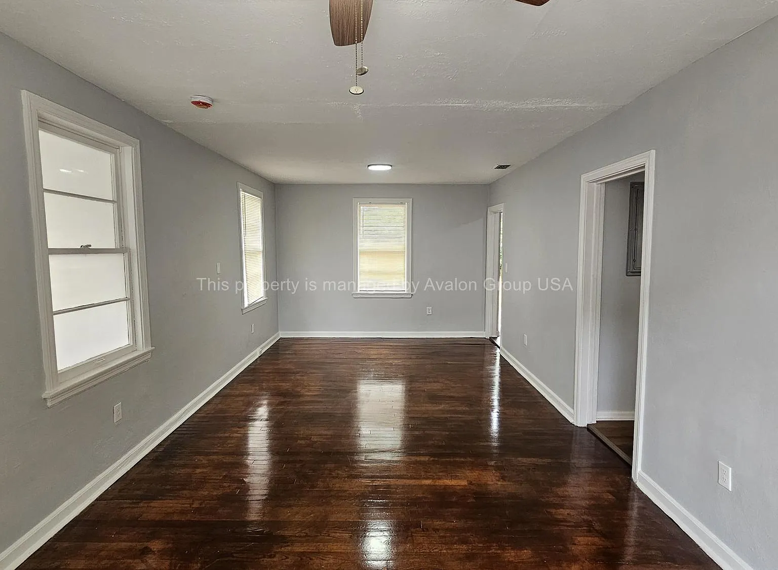 3 bed, 930 sqft, $1,145 — Photo 3