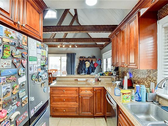 5th image of 2027 Kilby Ln