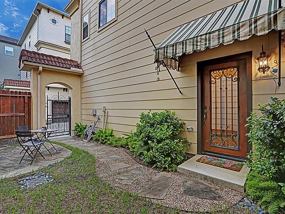 4th image of 1001 W 21st St Unit 7