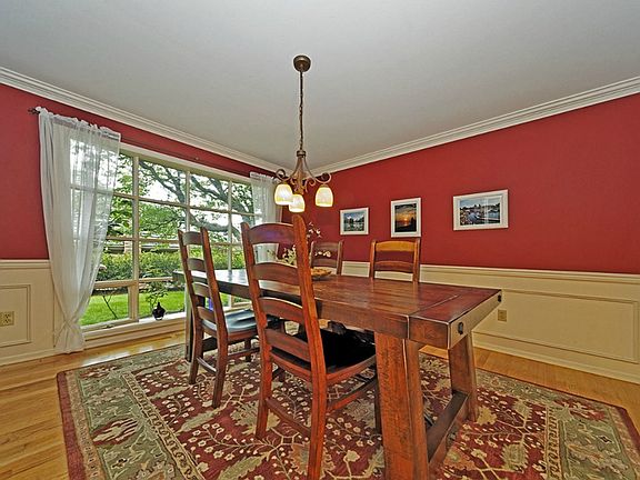 5th image of 20323 NE 35th St