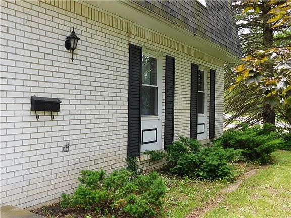 2nd image of 4309 Holiday Dr