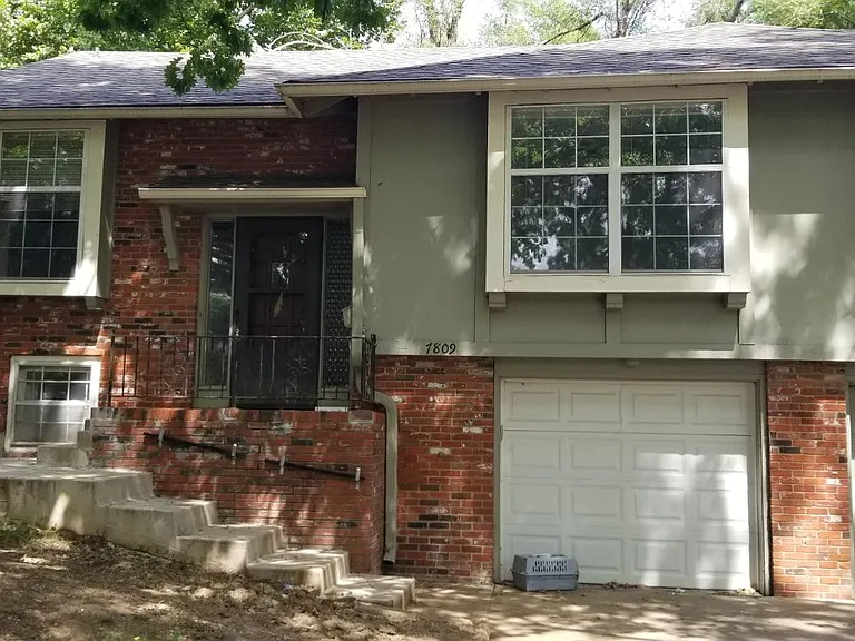 7809 Eby St — Photo 9