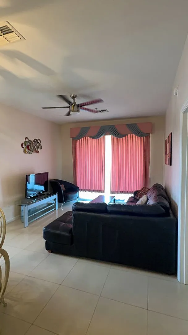 Furnished 3 Bedroom, 2 Bathrooms In The Sought-After Guard Gated Community Of Windsor Palms — Photo 4