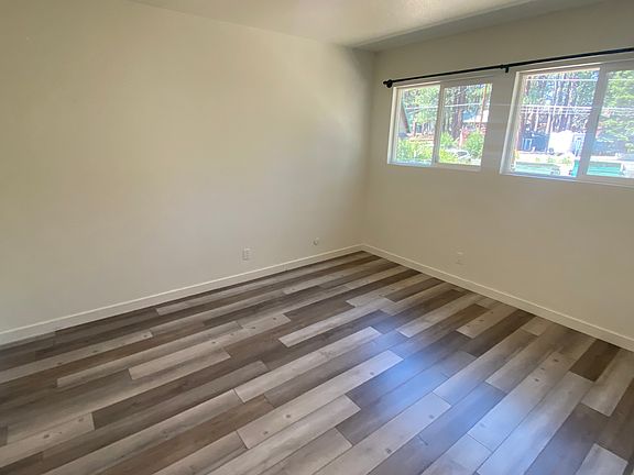 4th image of 3671 Spruce Ave #7