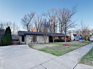 1925 Carpenter Cabin Dr, Charlotte, NC 28216