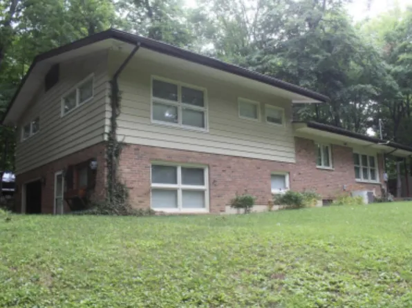 2910 Ash Dr, Springfield, OH 45504