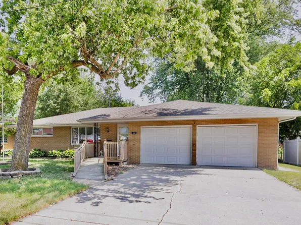 680 S Center Ave, Bradley, IL 60915