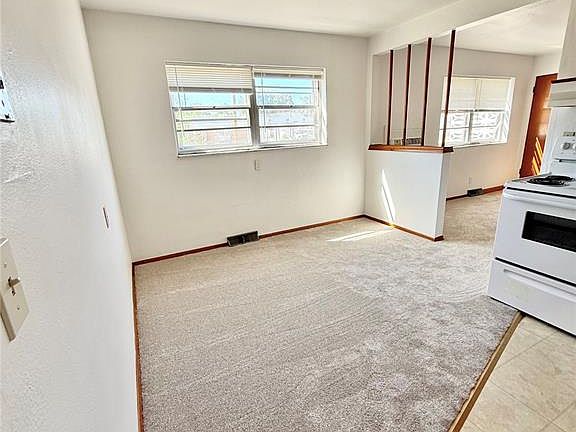 5th image of 311 N Main St APT 4