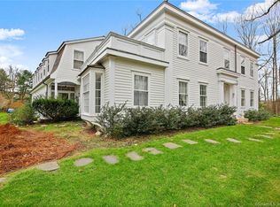 530 Roxbury Rd, Stamford, CT 06902