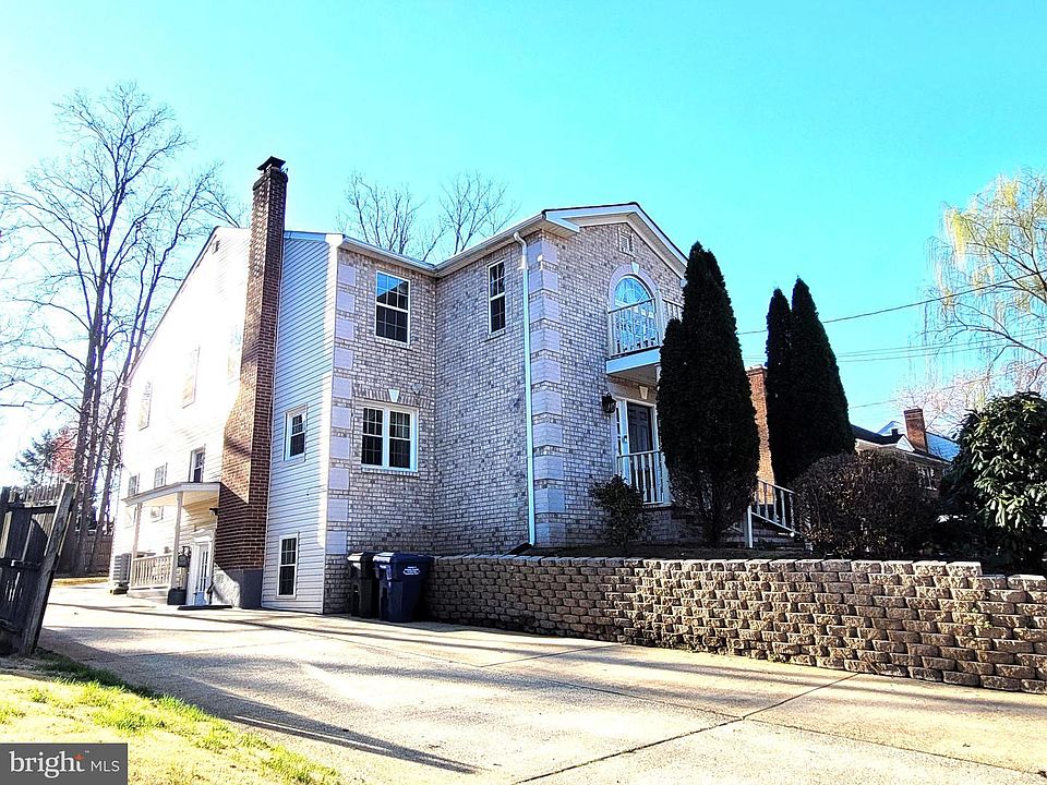 1st image of 3605 Crest Dr