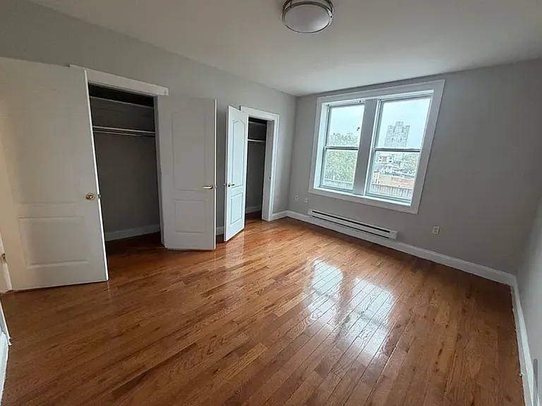 6611-15 Broadway #D1 — Photo 5