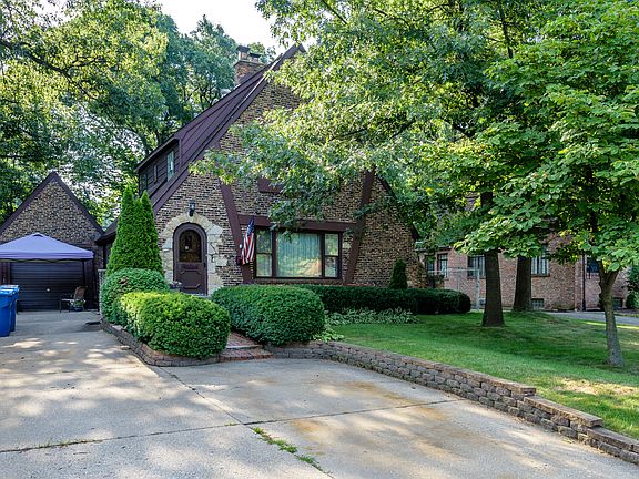 2nd image of 1043 Forest Hill St