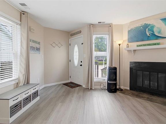 4th image of 726 Carolina Ave