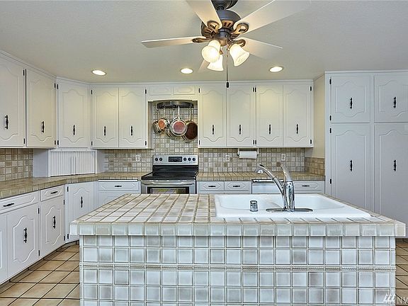 5th image of 3398 SE Emelia Ln