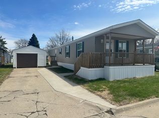 1961 SE Four Seasons Dr, Ankeny, IA 50021