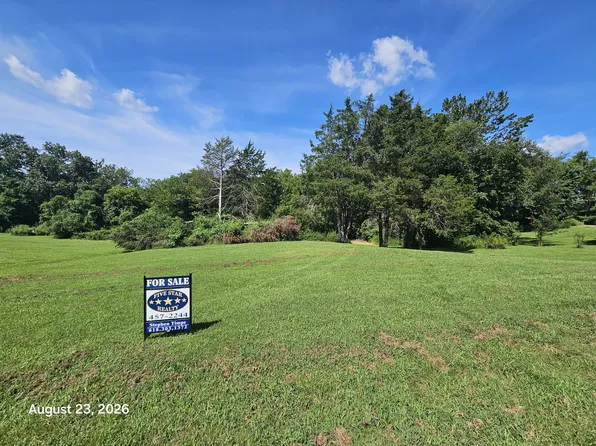 2035 Tamaroa Ln, Carbondale, IL 62902