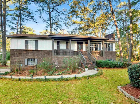 404 Woodland Ct NE, Center Point, AL 35215