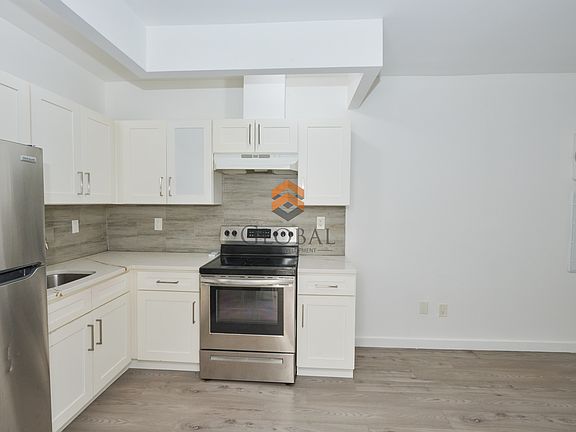 2nd image of 3827 Carpenter Ave APT 2D