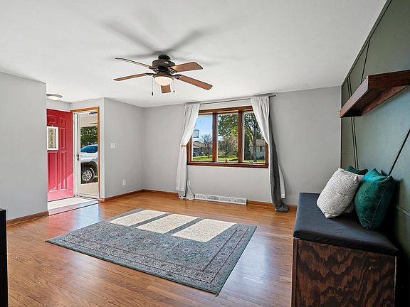 5th image of 920 Lee Ave