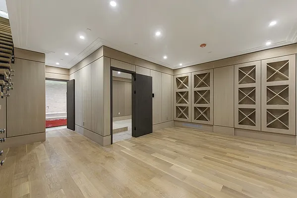 Sold by Nest Seekers International | media 29