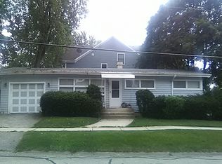1042 N Main St, Naperville, IL 60563