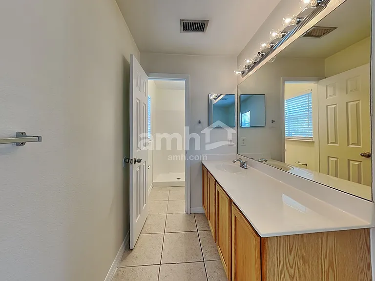 4618 Newbourne Way — Photo 10