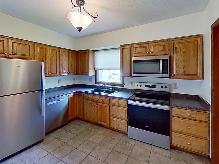 2718 Luther Dr — Photo 2