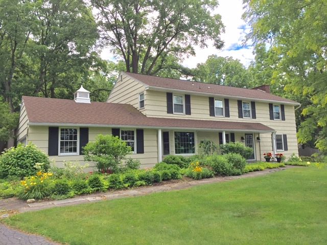 1st image of 14 Thornwood Ln
