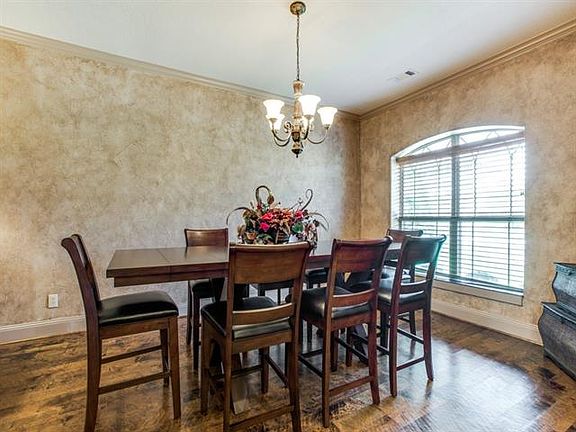 5th image of 200 Lake Trail Dr