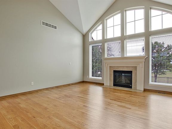 4th image of 419 Sienna Dr